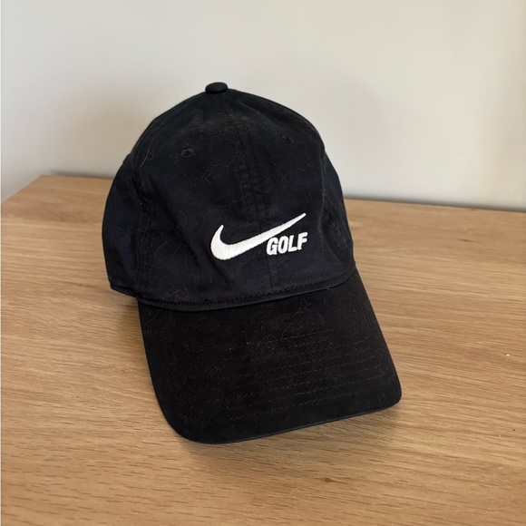 Black Nike golf hat - Picture 1 of 2